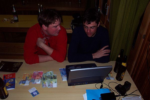 Carsten und Daniel: Getrnkeabrechnung mit Hightech.